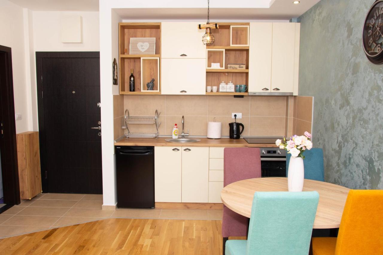Laura Apartment Novi Sad Bagian luar foto