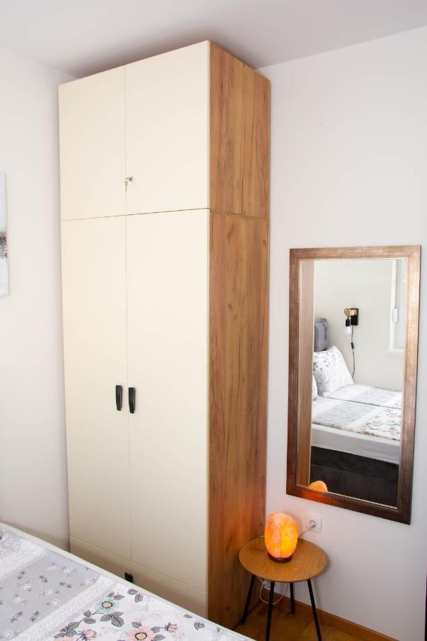 Laura Apartment Novi Sad Bagian luar foto