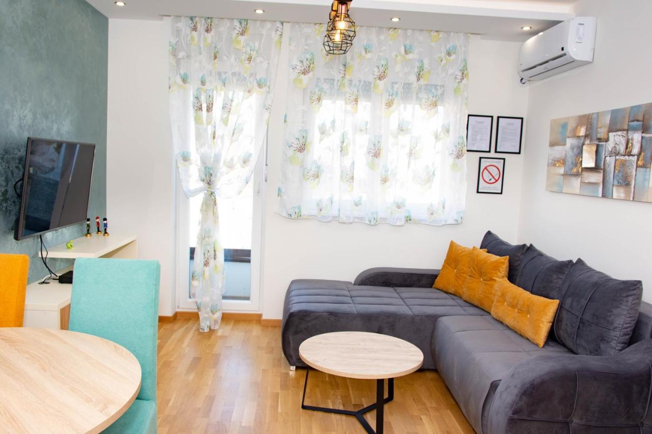 Laura Apartment Novi Sad Bagian luar foto