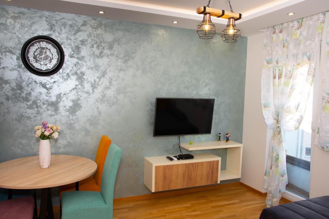 Laura Apartment Novi Sad Bagian luar foto