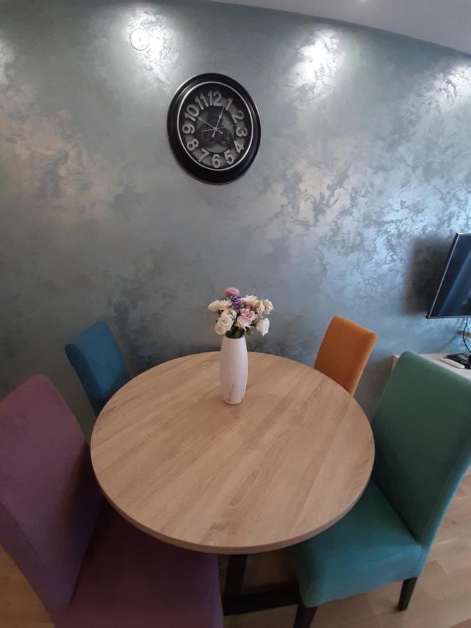Laura Apartment Novi Sad Bagian luar foto