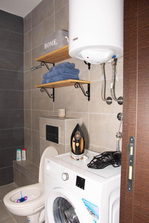 Laura Apartment Novi Sad Bagian luar foto